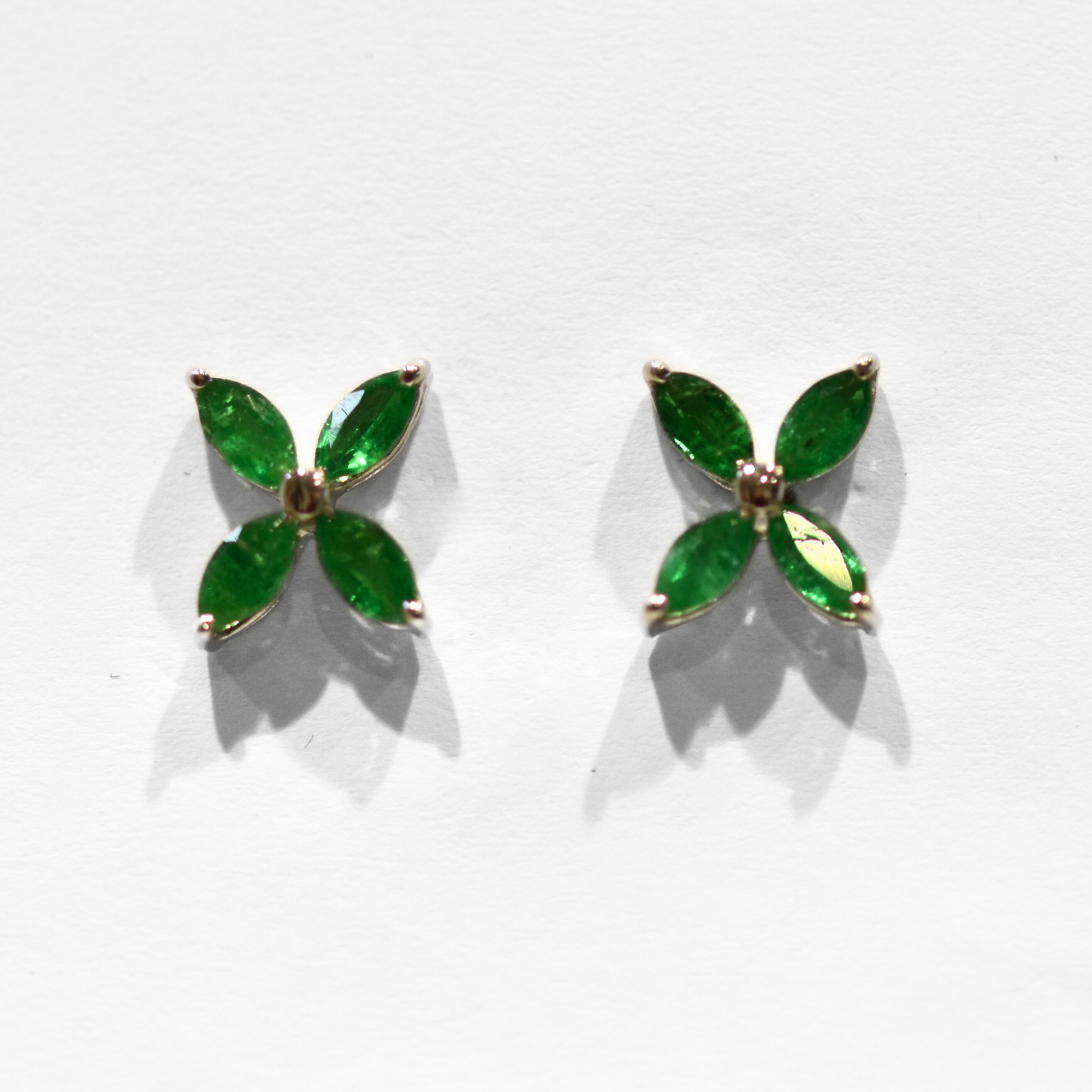 Picture of Pretty Emerald Studs